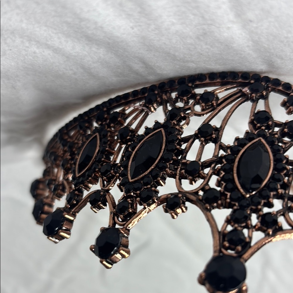 Elegant Black and Rose Gold Tiara - Picture 2 of 9